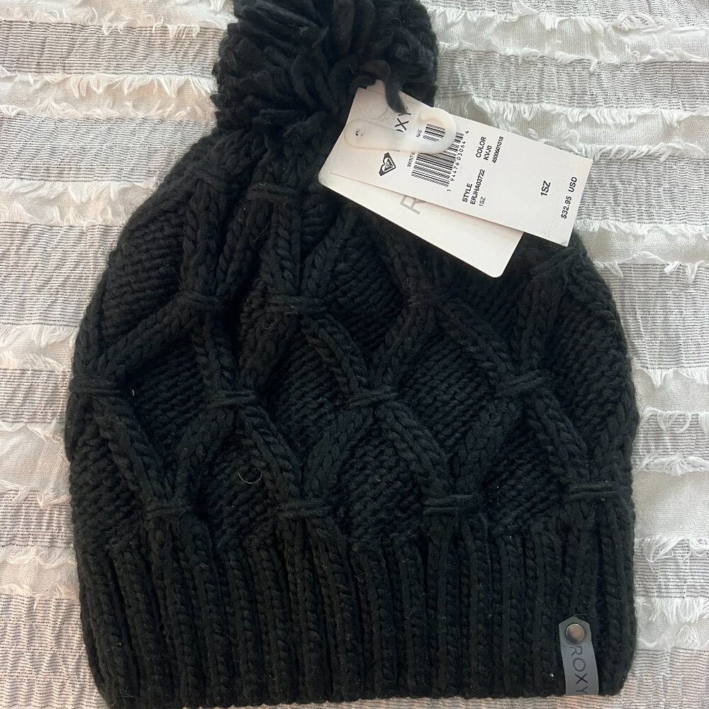 NWT Black Roxy Pom Beanie